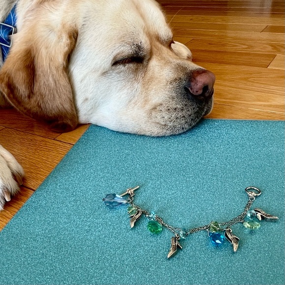 NWT DOUBLE STRAND CRYSTAL CHARM BRACELET IN TONES OF AQUA & GREEN, SILVER SHOES - Picture 12 of 16